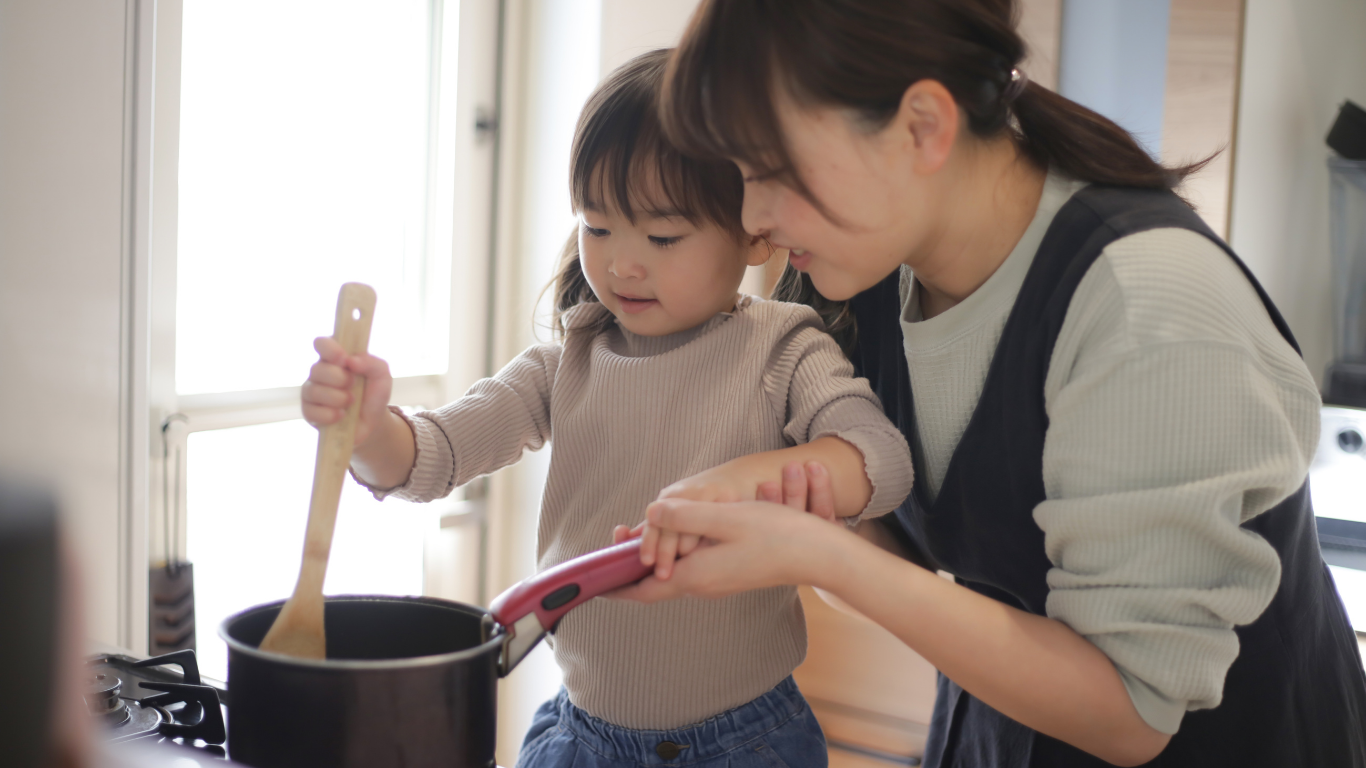 キッチンデビューのすゝめ：子どもの心と食を育てる“台所時間”の魔法